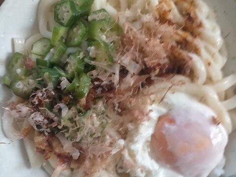 オクラと卵の醤油ぶっかけうどん